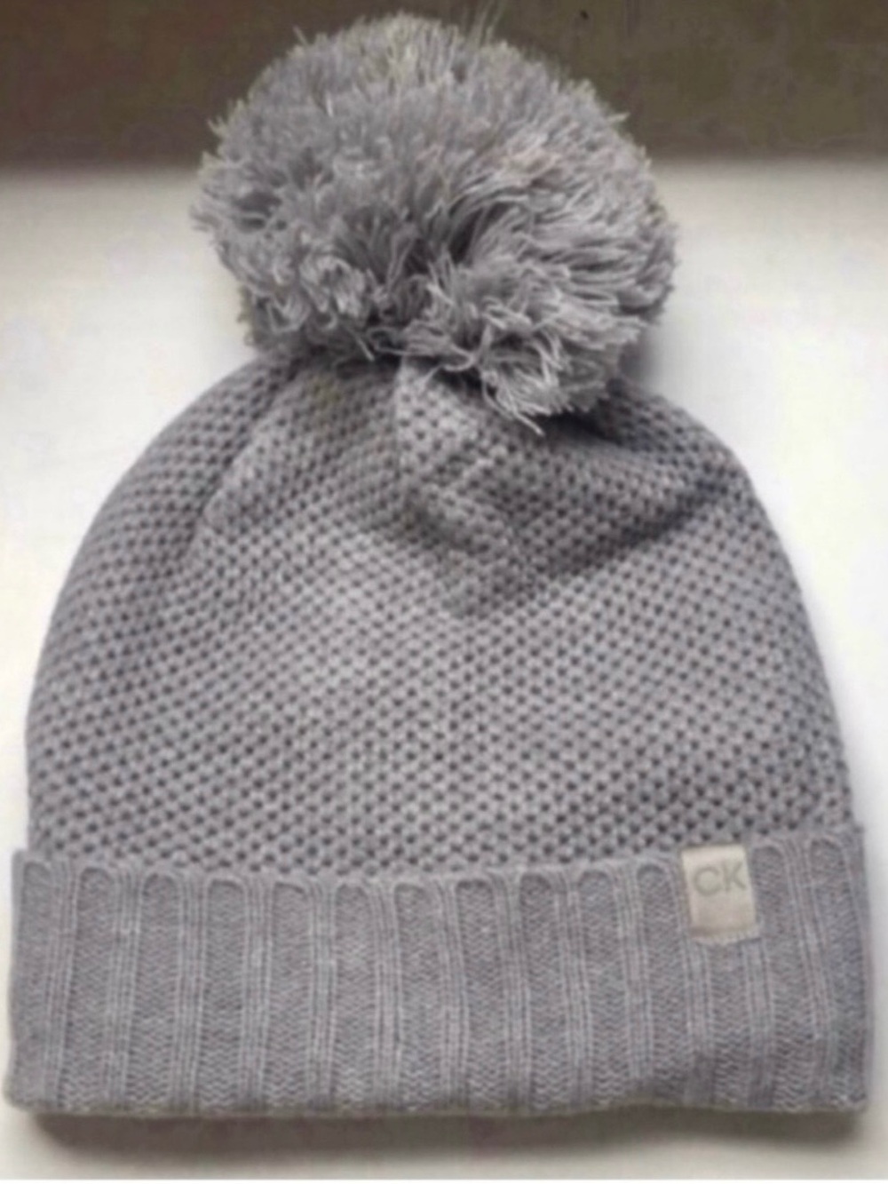 New Calvin Klein Hat Women’s Gray Lined Knit Winter Casual Beanie Hat With Pom